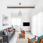 Kamara Boutique By Ezoria Holiday home *