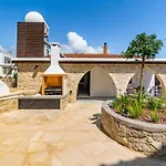 Holiday home Kamara Boutique By Ezoria Peyia