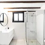 Kamara Boutique By Ezoria Holiday home *
