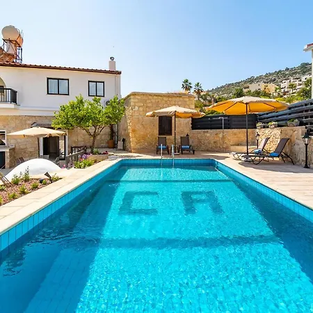 Kamara Boutique By Ezoria * Peyia