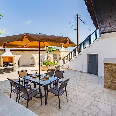 Kamara Boutique By Ezoria * Peyia