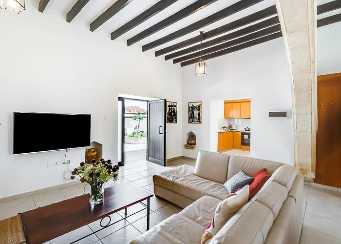 Kamara Boutique By Ezoria Peja