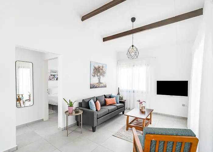 Kamara Boutique By Ezoria *